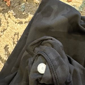 Lululemon Wunder under tight size 8. Great condition barely worn